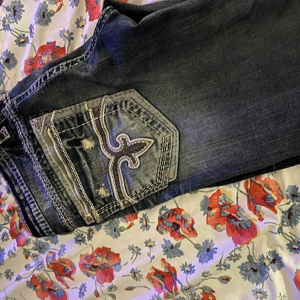 Rock revival distressed jeans good condition comfortable smoke free home.